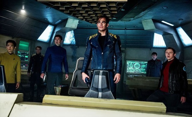 クルーがバラバラに？「スター・トレック BEYOND」 衝撃の最新映像公開