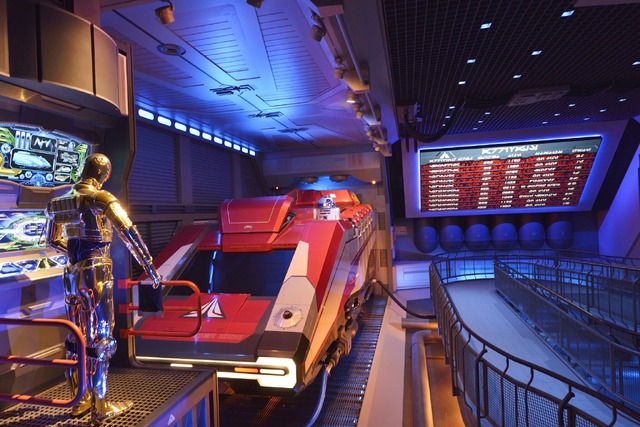 TDL「スター・ツアーズ」がマンダロリアンの特別バージョンに！ファン参加の特別イベントも開催【現地レポ】