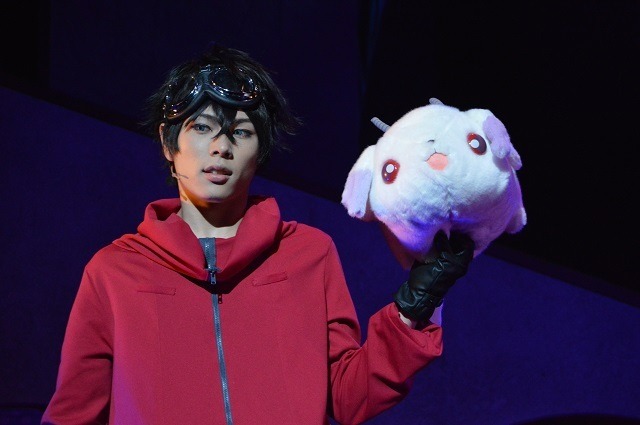 (C)御巫桃也/一迅社・カーニヴァル製作委員会(C)2016THE STAGE『カーニヴァル』製作委員会