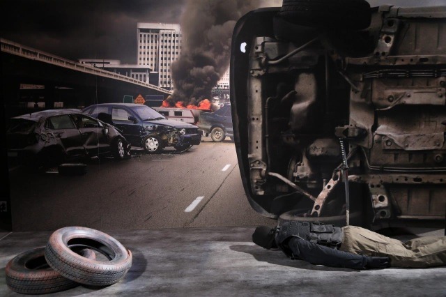 (C) 2016 Twentieth Century Fox Film Corporation. All Rights Reserved