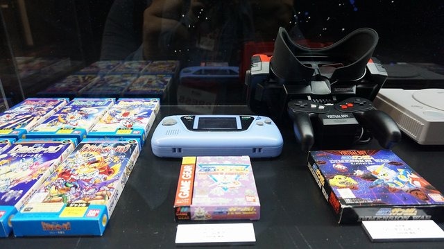 「ガンダムゲーム30周年展」が熱い！実物パッケージはもちろん、ワンダースワンや貴重な資料、開発者インタビューも