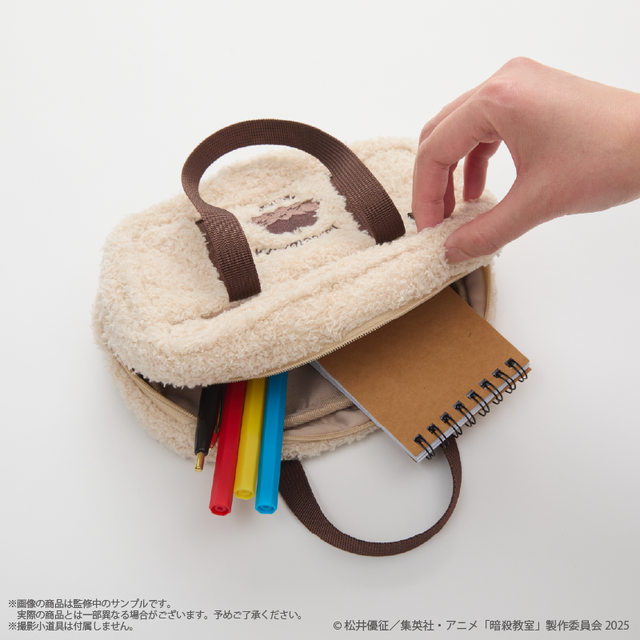 スクールバッグ風ポーチ価格：￥3,960(税込み）　