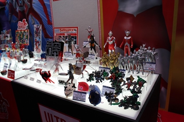 「妖怪ウォッチ」「仮面ライダー」「ウルトラマン」バンダイブースはキッズに人気のおもちゃ大集合@東京おもちゃショー2016