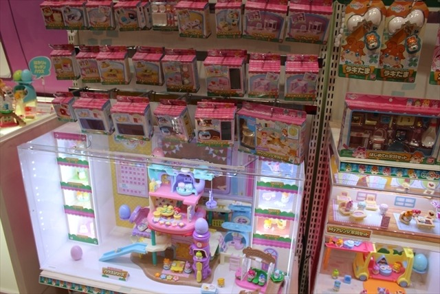 「妖怪ウォッチ」「仮面ライダー」「ウルトラマン」バンダイブースはキッズに人気のおもちゃ大集合@東京おもちゃショー2016