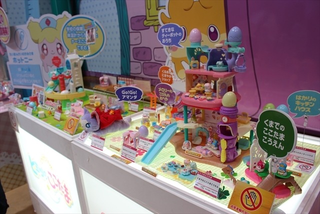 「妖怪ウォッチ」「仮面ライダー」「ウルトラマン」バンダイブースはキッズに人気のおもちゃ大集合@東京おもちゃショー2016