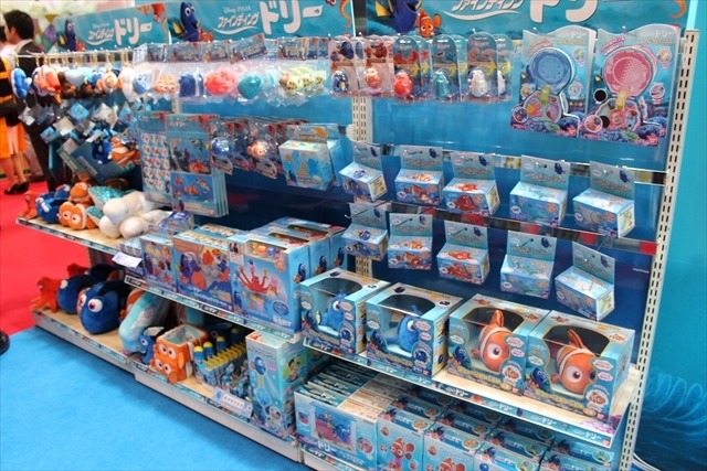 「妖怪ウォッチ」「仮面ライダー」「ウルトラマン」バンダイブースはキッズに人気のおもちゃ大集合@東京おもちゃショー2016