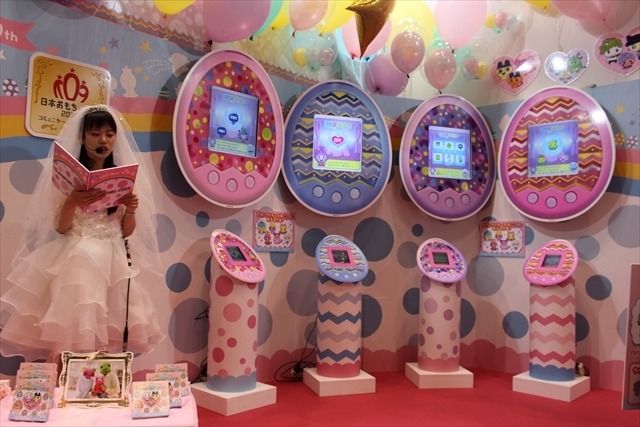 「妖怪ウォッチ」「仮面ライダー」「ウルトラマン」バンダイブースはキッズに人気のおもちゃ大集合@東京おもちゃショー2016