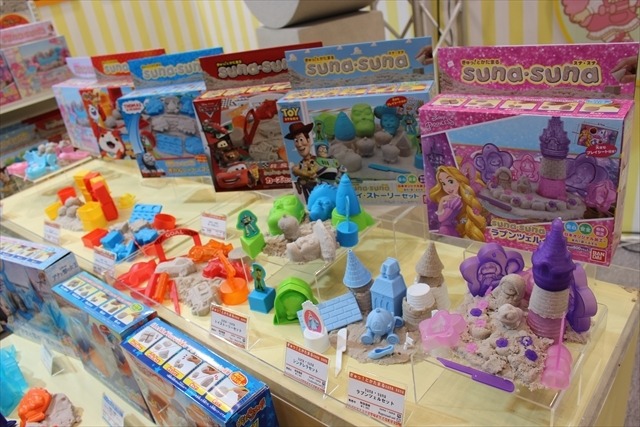 「妖怪ウォッチ」「仮面ライダー」「ウルトラマン」バンダイブースはキッズに人気のおもちゃ大集合@東京おもちゃショー2016