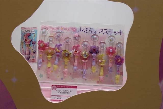 「妖怪ウォッチ」「仮面ライダー」「ウルトラマン」バンダイブースはキッズに人気のおもちゃ大集合@東京おもちゃショー2016