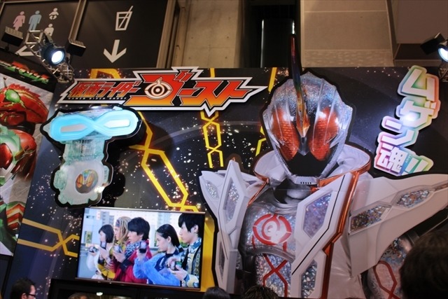 「妖怪ウォッチ」「仮面ライダー」「ウルトラマン」バンダイブースはキッズに人気のおもちゃ大集合@東京おもちゃショー2016