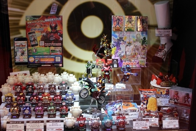 「妖怪ウォッチ」「仮面ライダー」「ウルトラマン」バンダイブースはキッズに人気のおもちゃ大集合@東京おもちゃショー2016