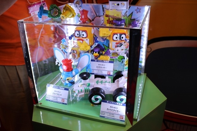 「妖怪ウォッチ」「仮面ライダー」「ウルトラマン」バンダイブースはキッズに人気のおもちゃ大集合@東京おもちゃショー2016