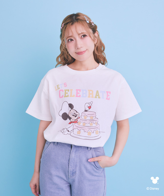 Areeam Disney Collection「Mickey＆Minnie」ミッキー/CELEBRATE Tシャツ　着用イメージ