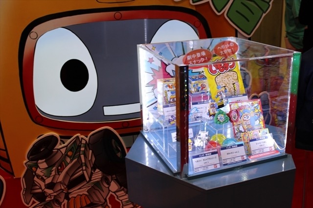 「妖怪ウォッチ」「仮面ライダー」「ウルトラマン」バンダイブースはキッズに人気のおもちゃ大集合@東京おもちゃショー2016