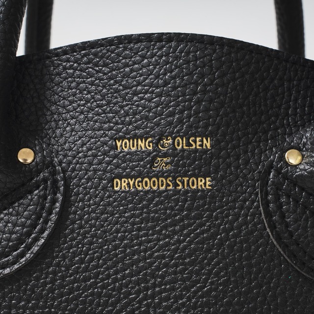 ヤングアンドオルセン「YOUNG ＆ OLSEN The DRYGOODS STORE BELTED TOTE BAG BOOK BLACK」部分アップ