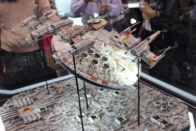 「ゴジラ」「セーラームーン」「スターウォーズ」バンダイブースは大人が楽しめるフィギュアで満載@東京おもちゃショー2016