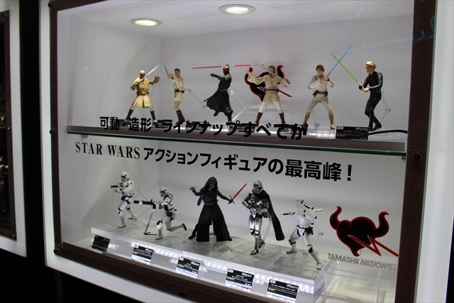 「ゴジラ」「セーラームーン」「スターウォーズ」バンダイブースは大人が楽しめるフィギュアで満載@東京おもちゃショー2016