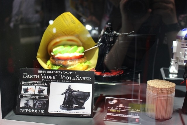 「ゴジラ」「セーラームーン」「スターウォーズ」バンダイブースは大人が楽しめるフィギュアで満載@東京おもちゃショー2016