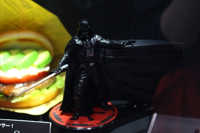 「ゴジラ」「セーラームーン」「スターウォーズ」バンダイブースは大人が楽しめるフィギュアで満載@東京おもちゃショー2016