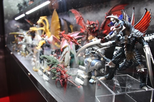 「ゴジラ」「セーラームーン」「スターウォーズ」バンダイブースは大人が楽しめるフィギュアで満載@東京おもちゃショー2016