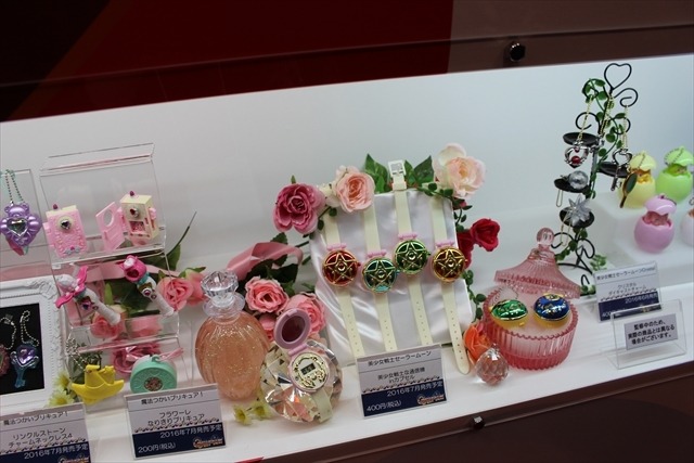 「ゴジラ」「セーラームーン」「スターウォーズ」バンダイブースは大人が楽しめるフィギュアで満載@東京おもちゃショー2016