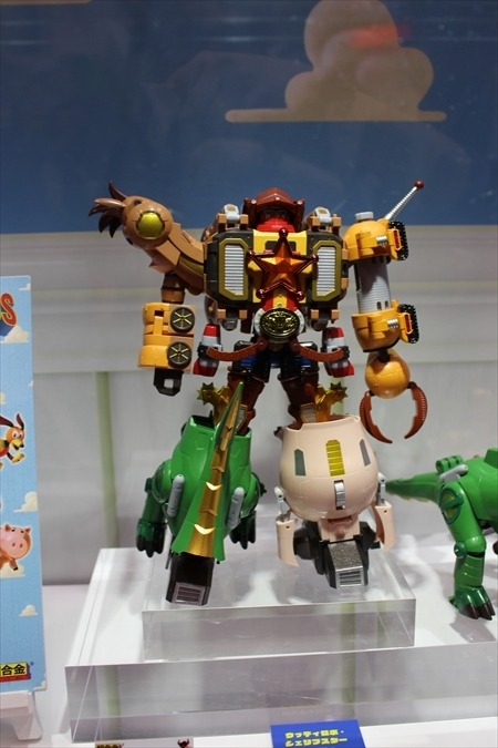 「ゴジラ」「セーラームーン」「スターウォーズ」バンダイブースは大人が楽しめるフィギュアで満載@東京おもちゃショー2016