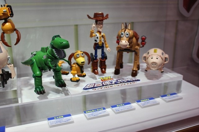 「ゴジラ」「セーラームーン」「スターウォーズ」バンダイブースは大人が楽しめるフィギュアで満載@東京おもちゃショー2016