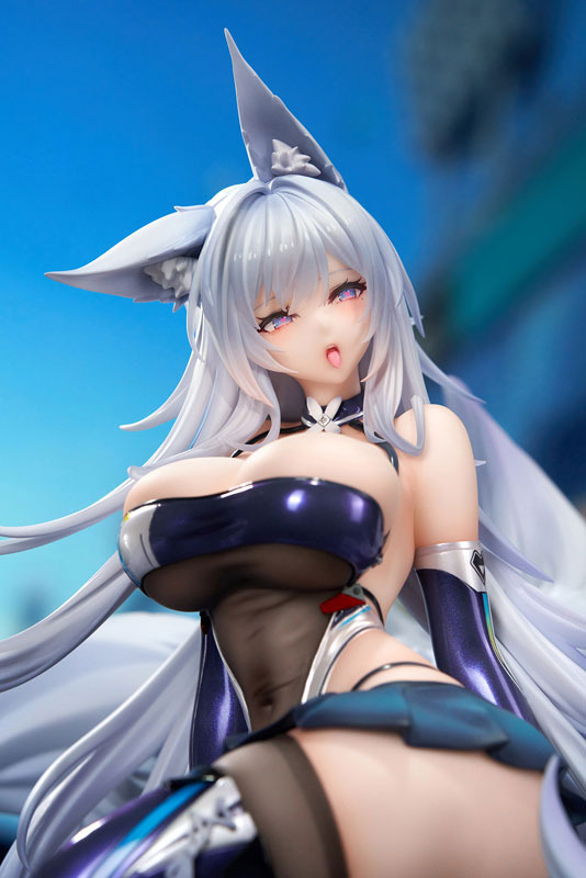 「アズールレーン 信濃 寝待の銀輿Ver. 1/7スケール 完成品フィギュア」