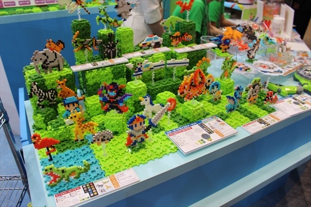 VRデバイス「BotsNewVR」や「おえかきアーティスト」など盛りだくさん メガハウスブース@東京おもちゃショー2016