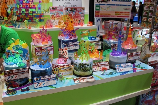 VRデバイス「BotsNewVR」や「おえかきアーティスト」など盛りだくさん メガハウスブース@東京おもちゃショー2016