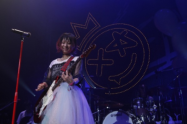 LiSA、ニューシングル「Brave Freak Out」8月発売 ワンマンライブでサプライズ発表