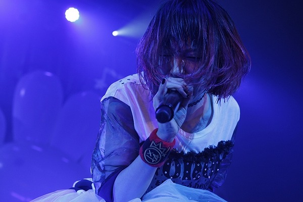 LiSA、ニューシングル「Brave Freak Out」8月発売 ワンマンライブでサプライズ発表