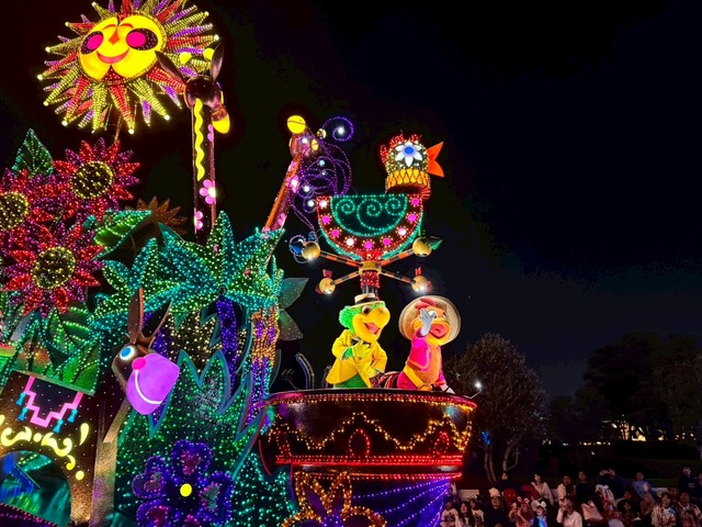 東京ディズニーランド・エレクトリカルパレード・ドリームライツが25周年！記念メッセージ入りスペシャル画像も登場【ディズニー】