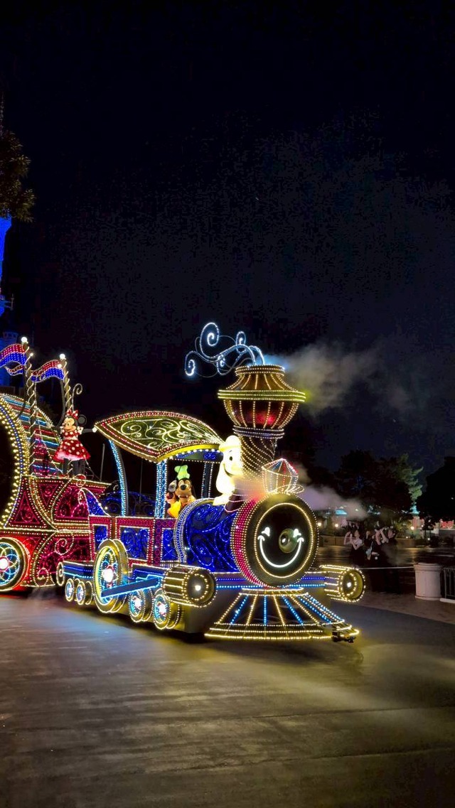 東京ディズニーランド・エレクトリカルパレード・ドリームライツが25周年！記念メッセージ入りスペシャル画像も登場【ディズニー】