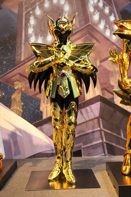 「聖闘士星矢30周年展」レポート 車田正美の原画や黄金聖衣12体が勢揃い