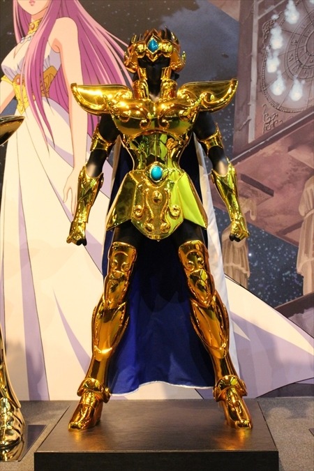 「聖闘士星矢30周年展」レポート 車田正美の原画や黄金聖衣12体が勢揃い