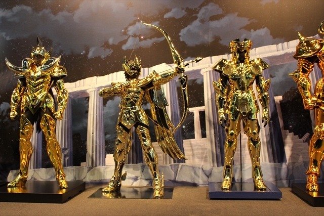 「聖闘士星矢30周年展」レポート 車田正美の原画や黄金聖衣12体が勢揃い