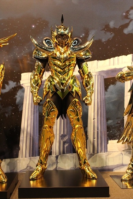 「聖闘士星矢30周年展」レポート 車田正美の原画や黄金聖衣12体が勢揃い