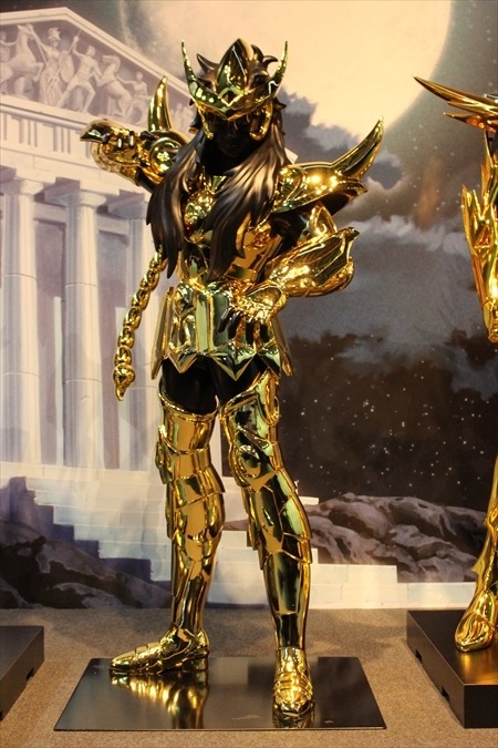 「聖闘士星矢30周年展」レポート 車田正美の原画や黄金聖衣12体が勢揃い