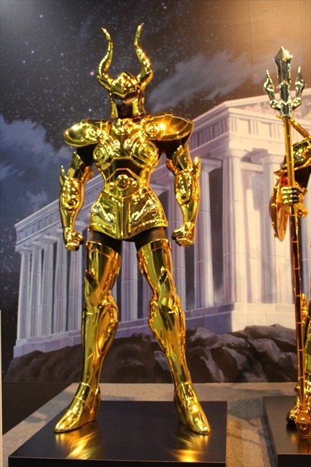 「聖闘士星矢30周年展」レポート 車田正美の原画や黄金聖衣12体が勢揃い