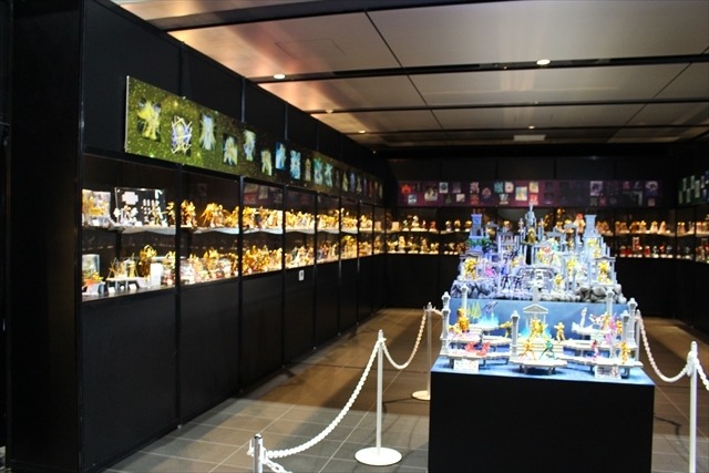 「聖闘士星矢30周年展」レポート 車田正美の原画や黄金聖衣12体が勢揃い