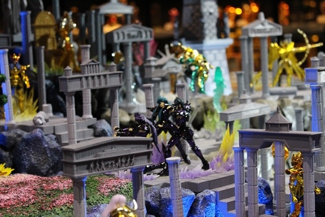 「聖闘士星矢30周年展」レポート 車田正美の原画や黄金聖衣12体が勢揃い