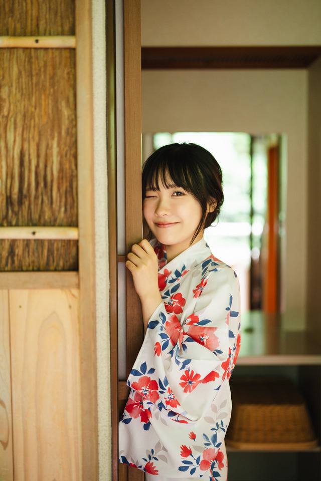坂倉花 1st写真集『Blooming』先行カット