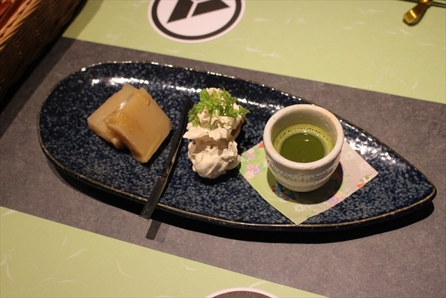 「刀剣茶寮」秋葉原にオープン　刀剣を眺めながら美味しいご飯に舌鼓