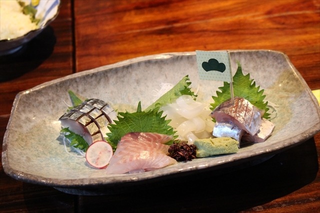 昼間から6つ子も集合！  「さが松り居酒屋」美味しい佐賀の名産がメニューに