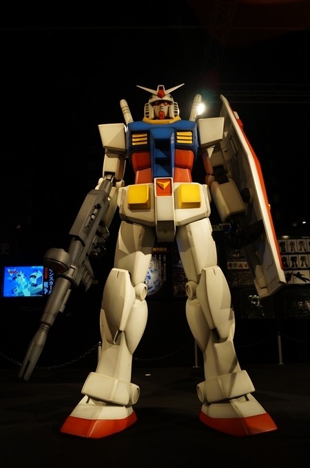 左舷、弾幕薄いぞ！ ホワイトベースの実物大キャプテンシートが那須ハイランドパークに