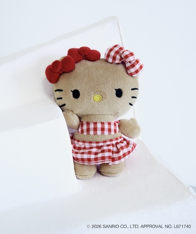 HELLO KITTY×VIS　「日焼けデザイン ハローキティぬいぐるみチャーム」