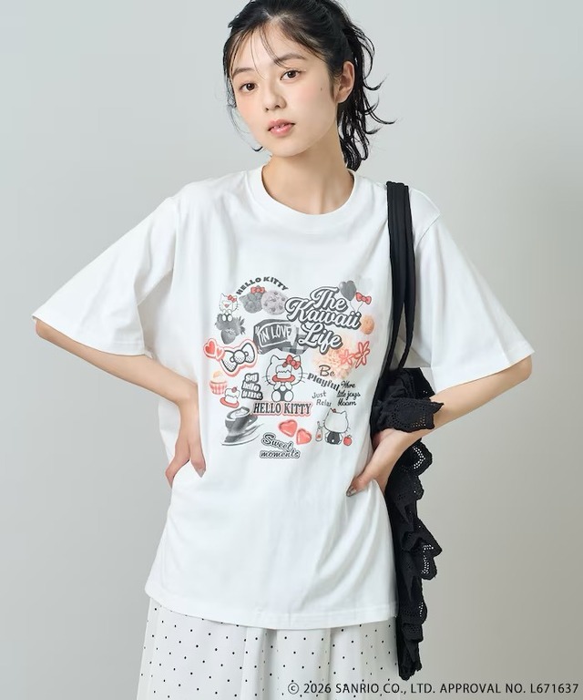 “HELLO KITTY”コラージュ プリントTシャツ　¥5,995 tax in