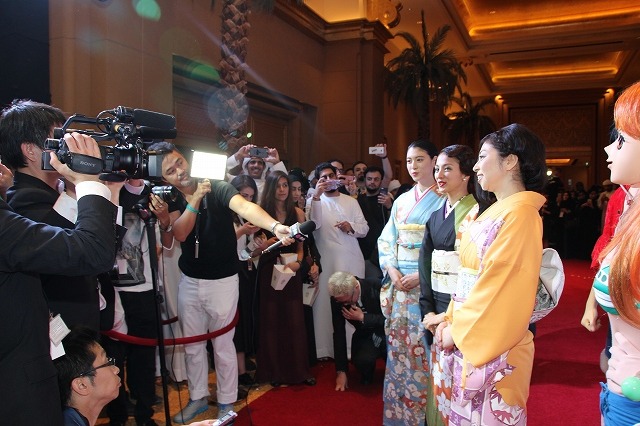 「ONE PIECE FILM GOLD」が世界へ飛び出す　UAEの豪華ホテルでゴールデンプレミア開催