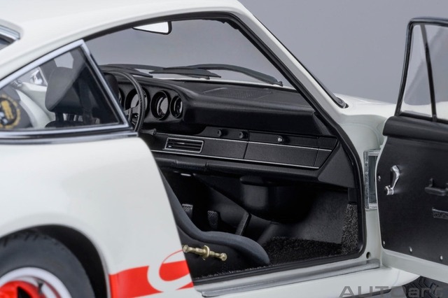 「AUTOart 1/18スケール ポルシェ 911 カレラ 2.7 RS (サーキットの狼／早瀬 佐近)」